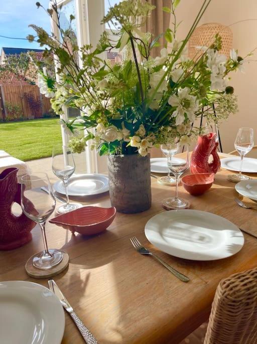 הולט Stunning! Beautiful Contemporary Property In Holt, Norfolk מראה חיצוני תמונה